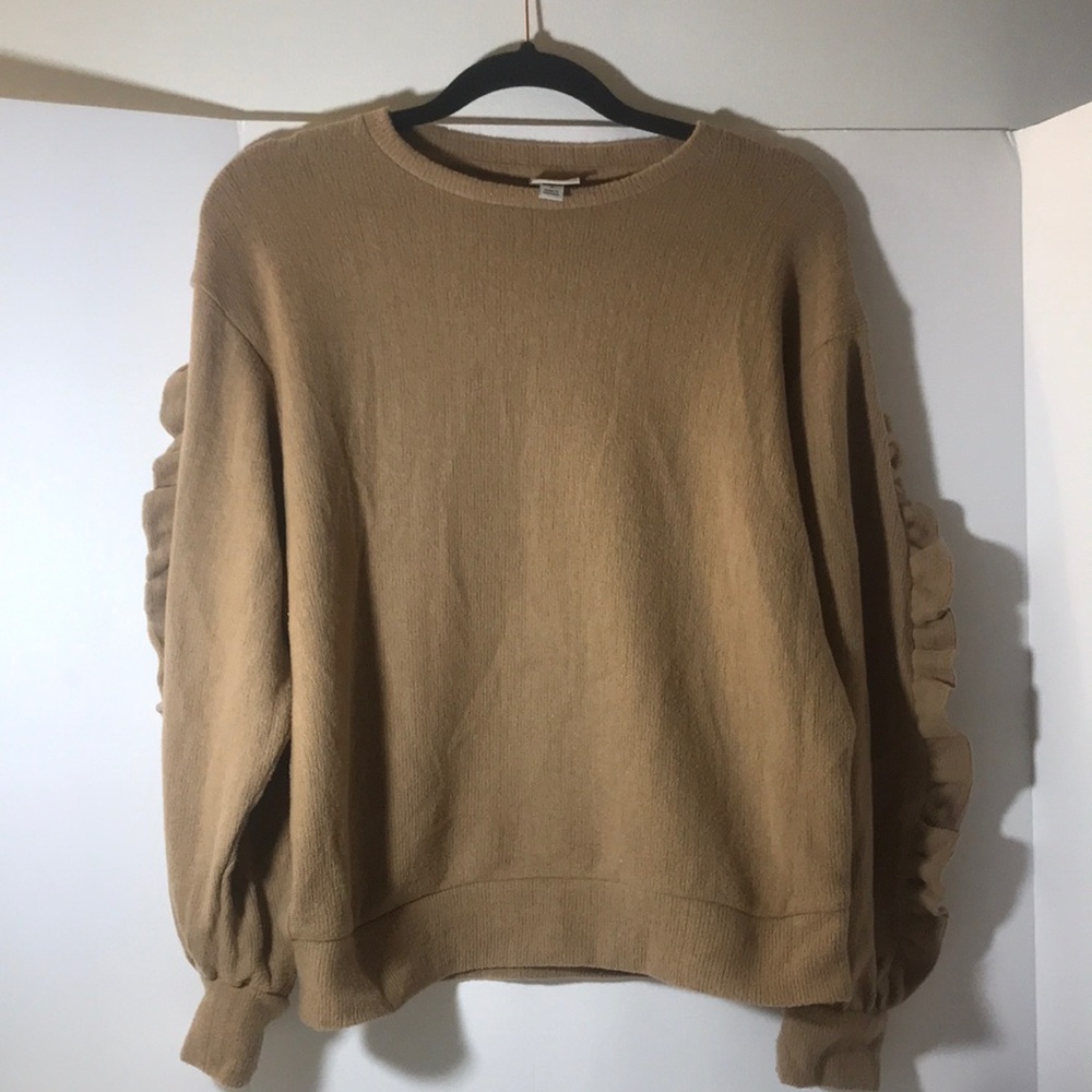 A New Day top size small ruffle sleeves sweaters tan